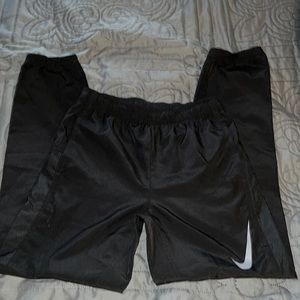 Nike Kids Boy's Dri-FIT Tapered Woven Pants Large